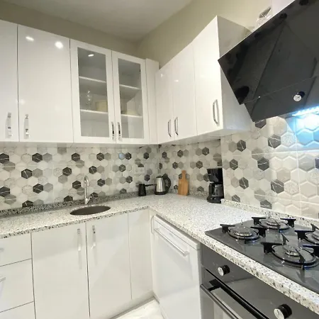 Historical Building 2 Min To Galata Tower Apartment *